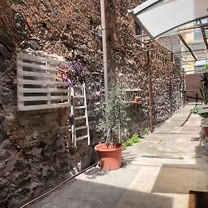 Vicolo Lavico Appartamento