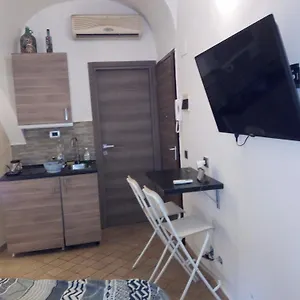 https://corsini-houses-catania.taorminaitalyhotels.com